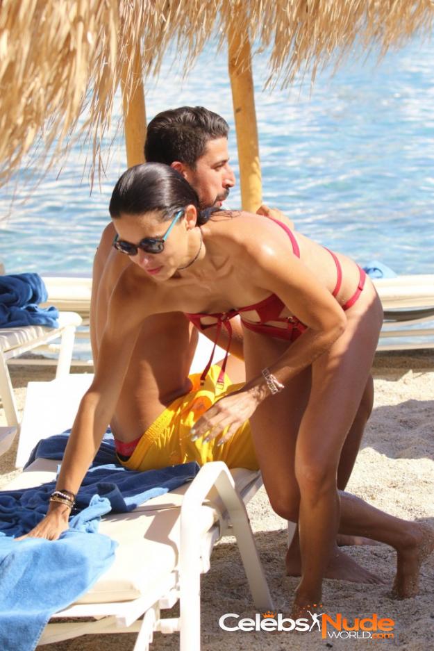 Adriana Lima Sexy at the beach 3313