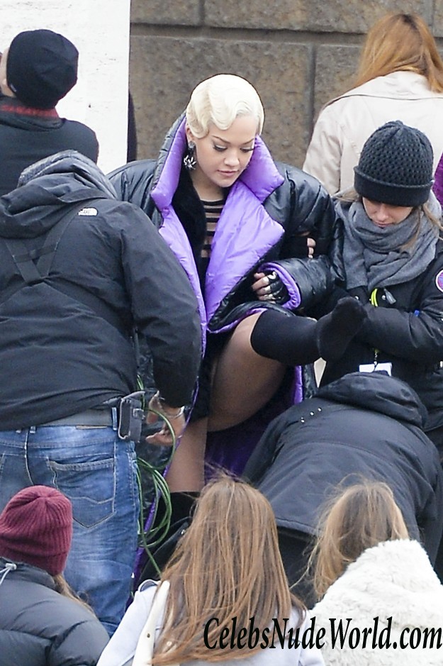 Rita Ora Pussy Upskirt On The Set Of "Wonderwell" In Rome 33251