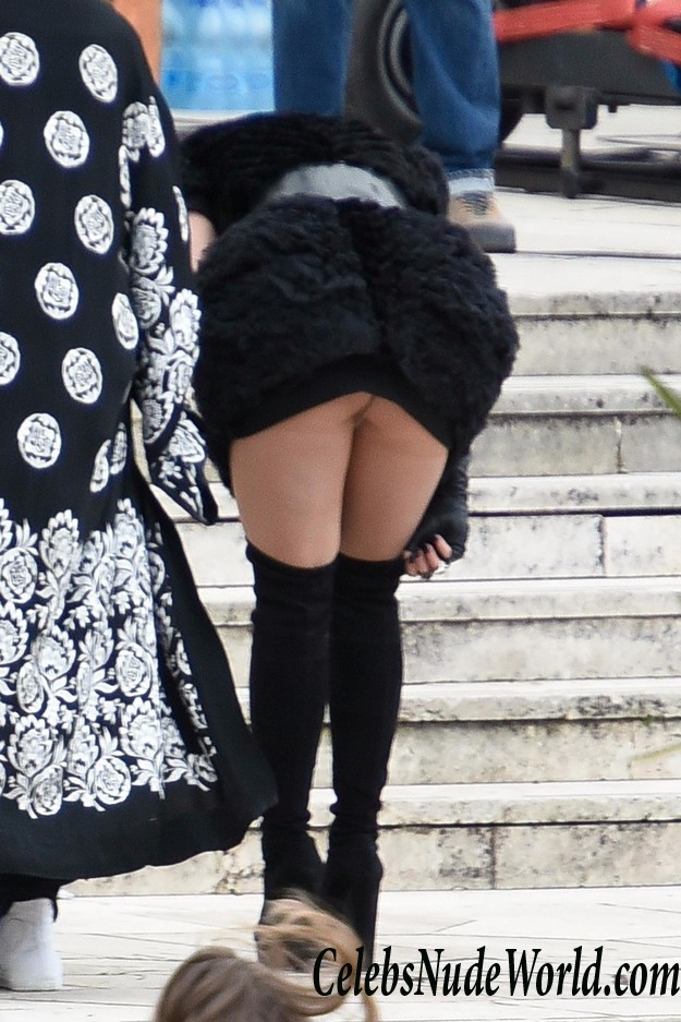 Rita Ora Pussy Upskirt On The Set Of "Wonderwell" In Rome 33252