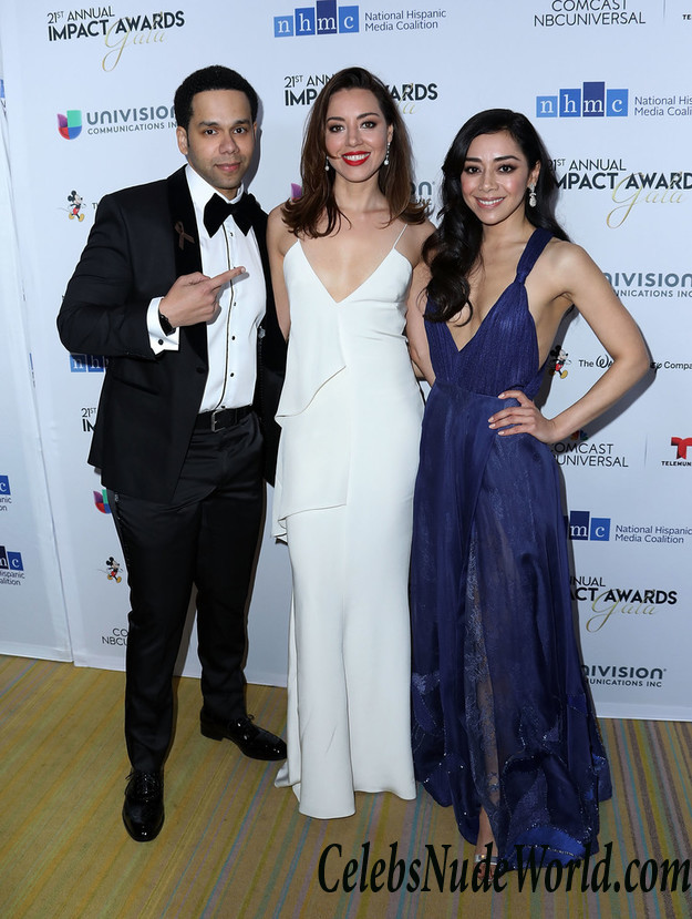 Aimee Garcia Cleavage  33493