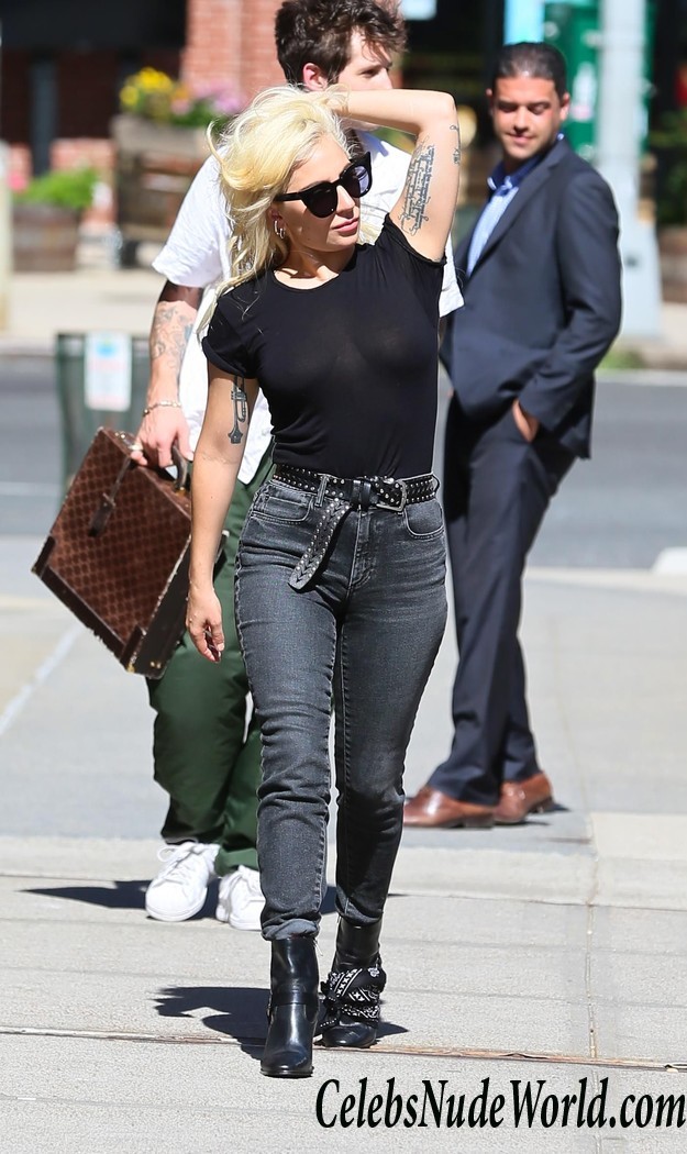 Braless Photos of Lady Gaga  33616