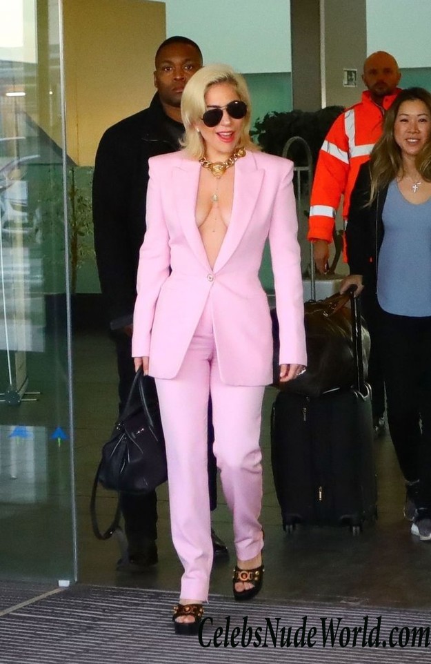 Lady Gaga Braless  34013