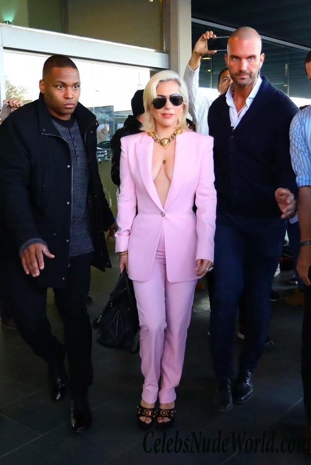 Lady Gaga Braless  34019