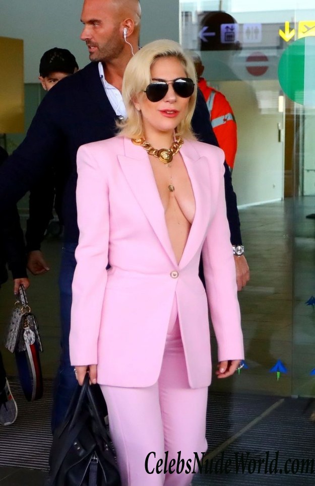 Lady Gaga Braless  34027