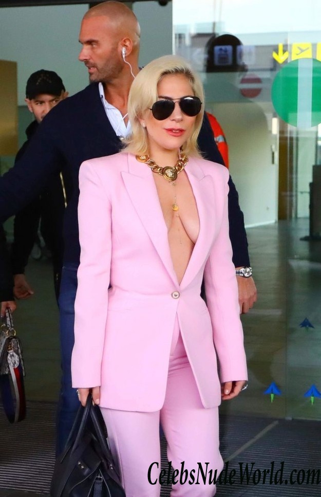 Lady Gaga Braless  34037
