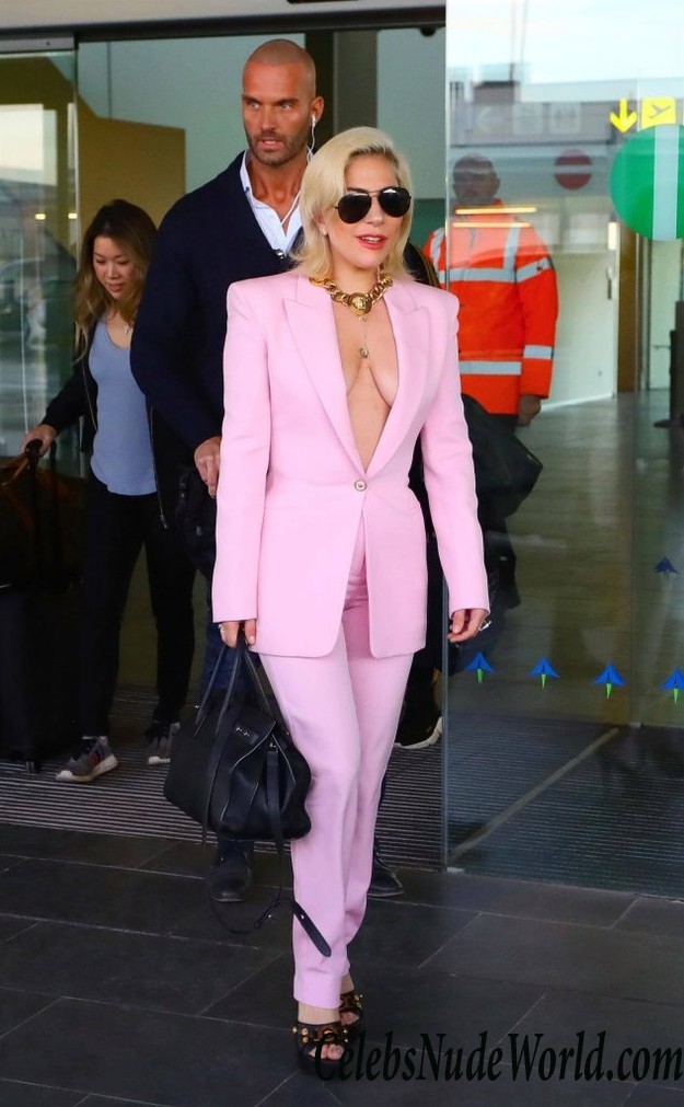 Lady Gaga Braless  34042