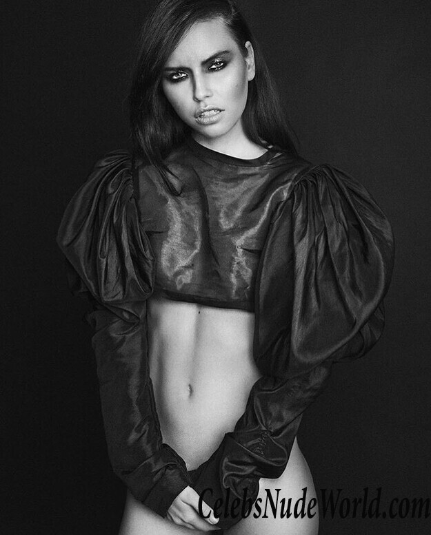 Amelie Lamarche Sexy 35293