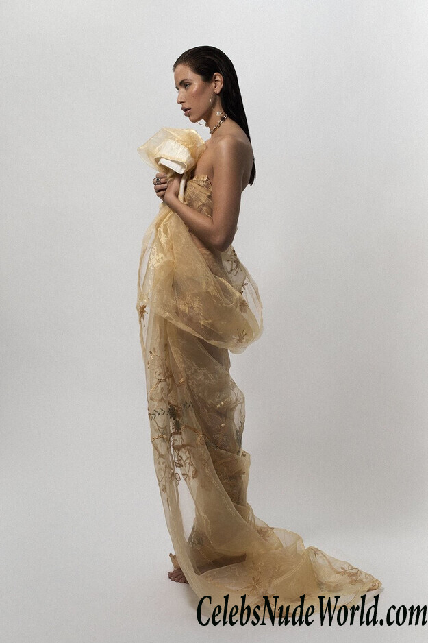 Amelie Lamarche Sexy 35331