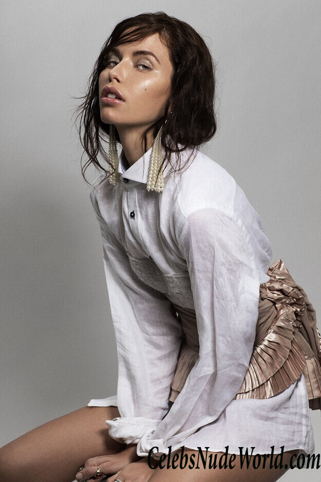 Amelie Lamarche Sexy 35355