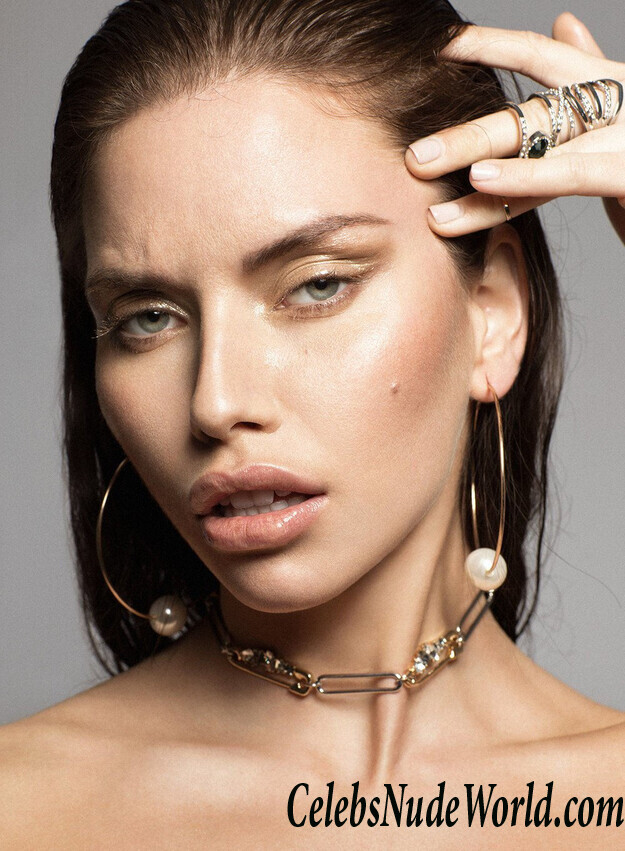 Amelie Lamarche Sexy 35362