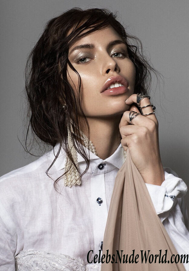 Amelie Lamarche Sexy 35391