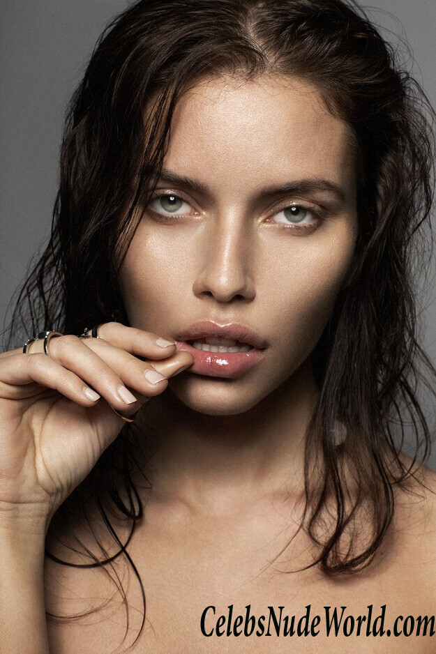 Amelie Lamarche Sexy 35395