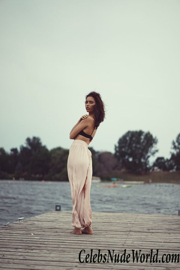 Amelie Lamarche Sexy 35446