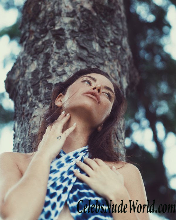 Amelie Lamarche Sexy 35455