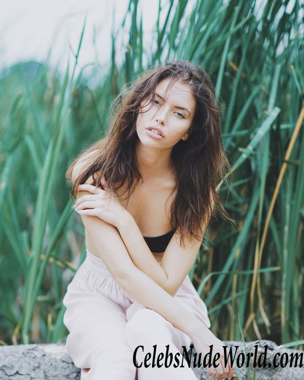 Amelie Lamarche Sexy 35459