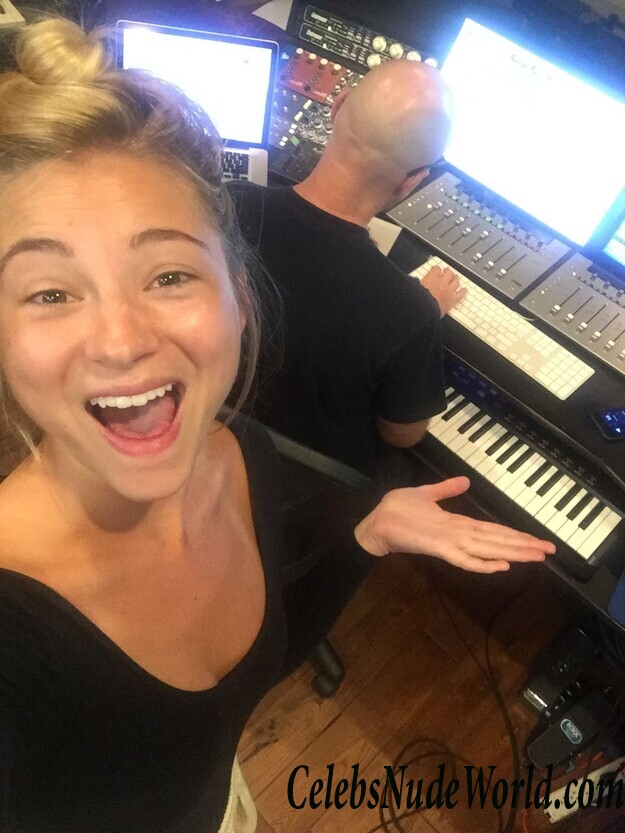 Allie Gonino LEAKS 35776