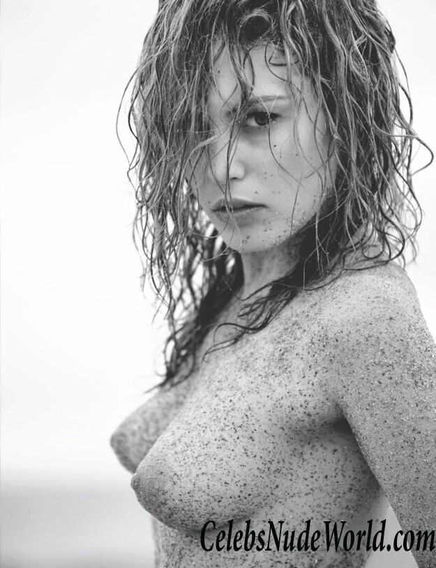 Alex van Zeelandt topless photos 36363