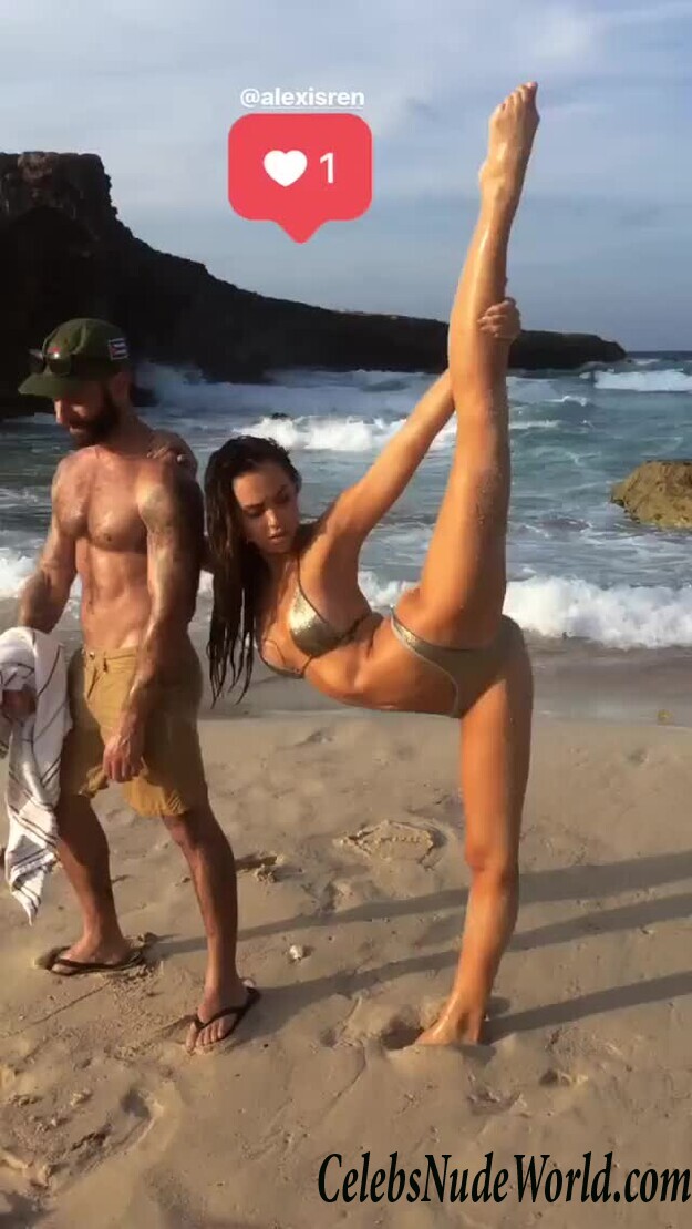 Alexis Ren Topless 36704