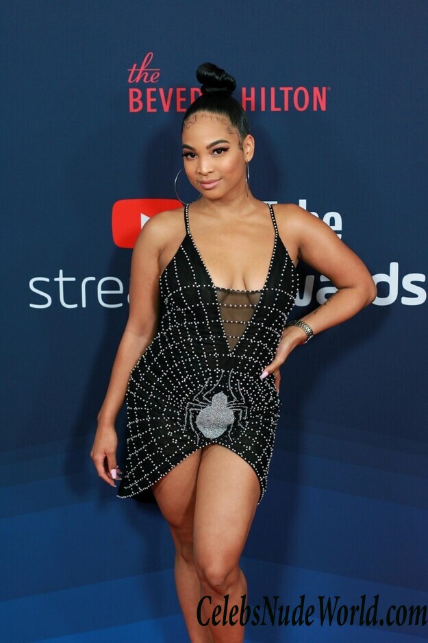 Aliya Janell Cleavage 36949