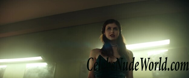 Alexandra Daddario Sexy 37772