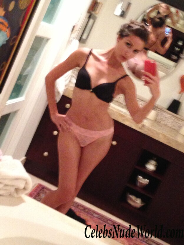 Alix Paige Leaked 37900