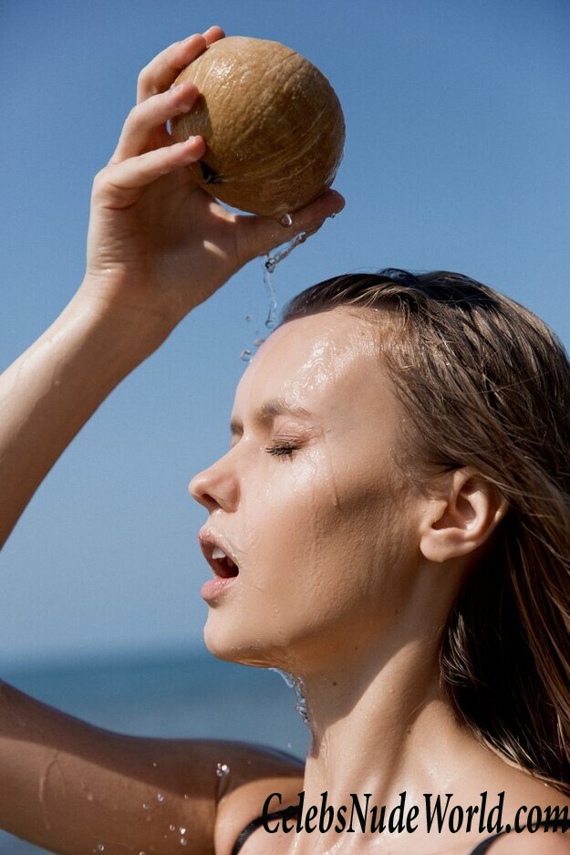 Alessia Merz Sexy 38435