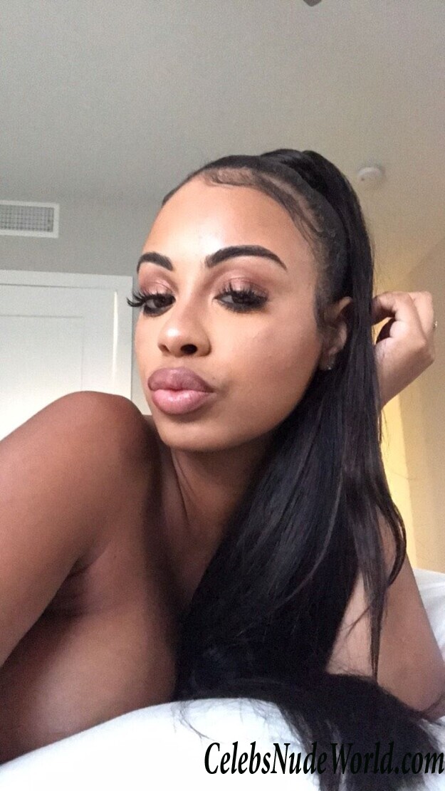 Analicia Chaves Naked 39183