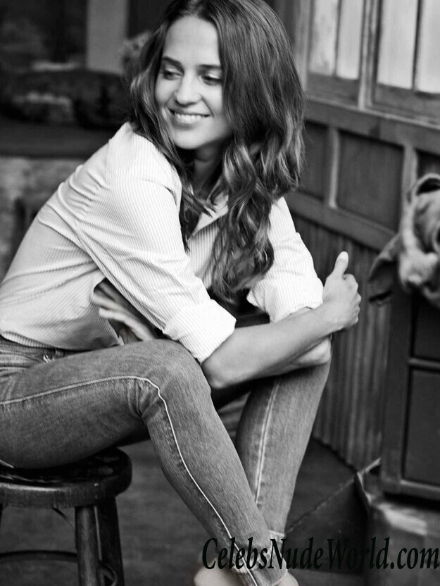 Alicia Vikander Sexy 39577