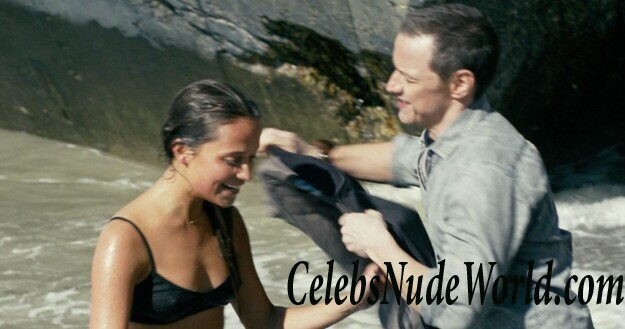 Alicia Vikander Sexy 39589