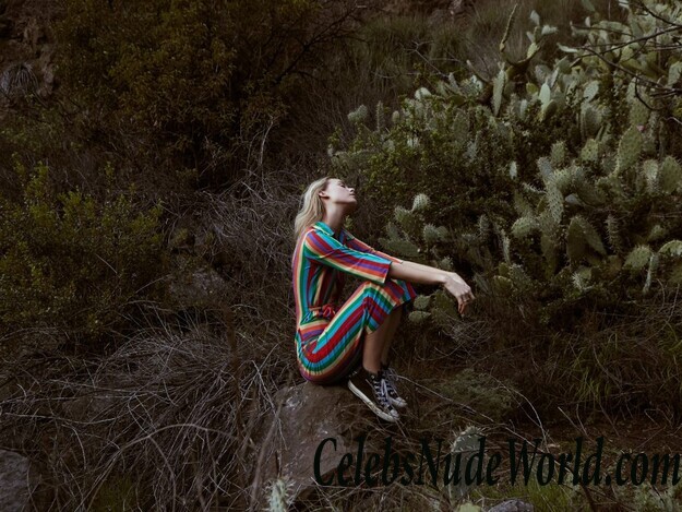 Amber Davis Erotic 40203