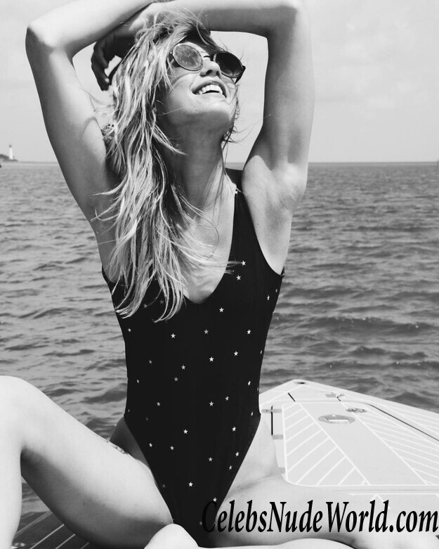 Amber Davis Erotic 40213