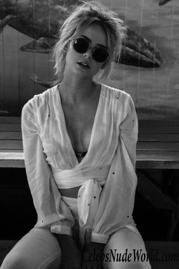 Amber Davis Erotic 40300