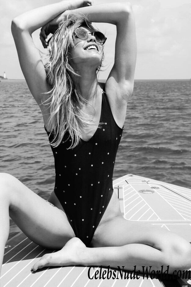 Amber Davis Erotic 40309