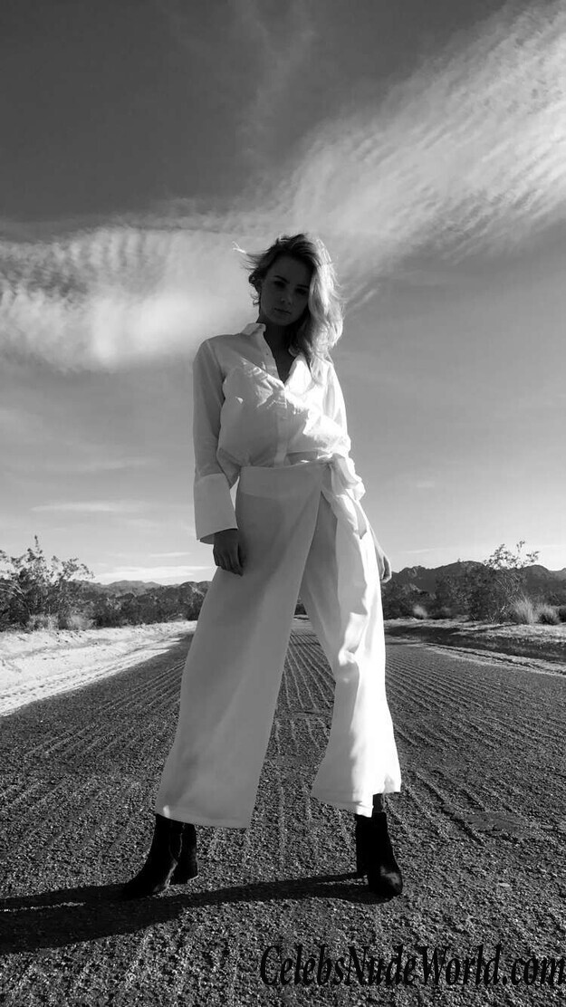 Amber Davis Erotic 40318