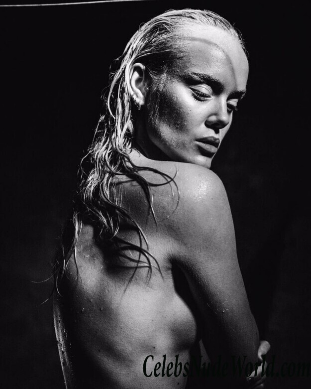 Amanda Winberg Bikini 40450