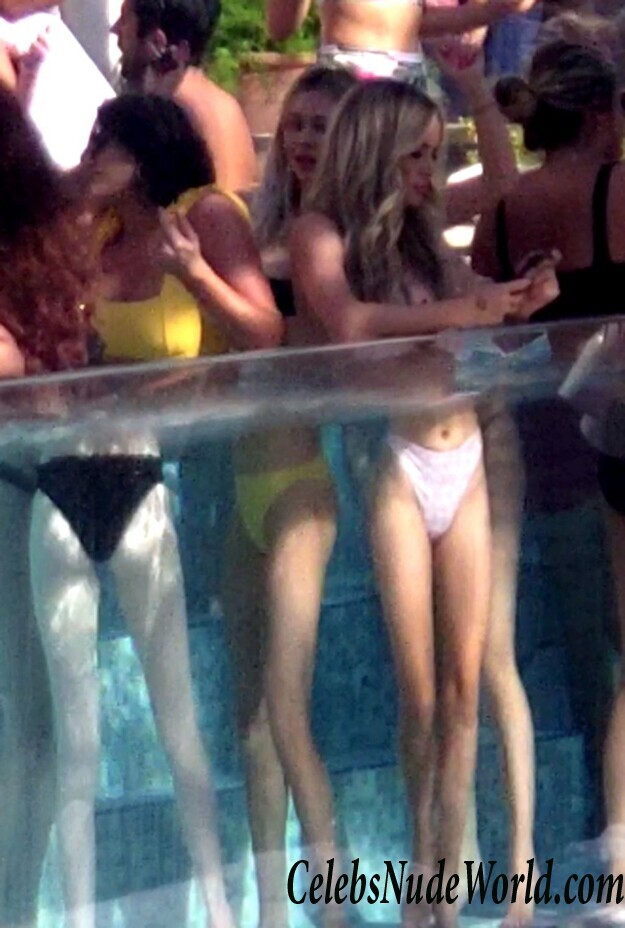 Corinne Olympios & Amanda Stanton Bikini 40454