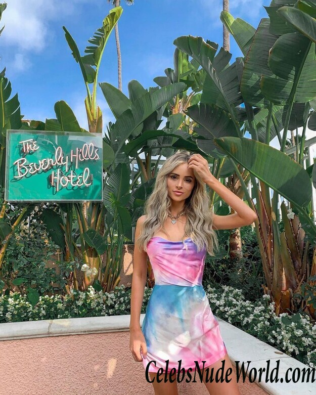 Corinne Olympios & Amanda Stanton Bikini 40457