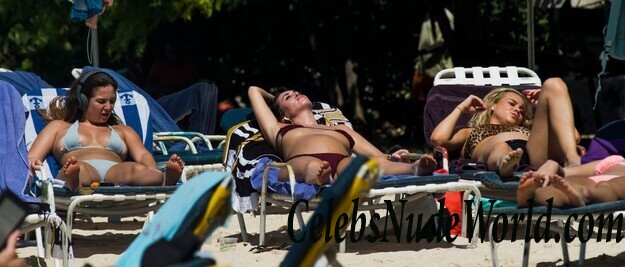 Melissa Reeves, Lauryn Goodman, Amelia Goodman Bikini 40490