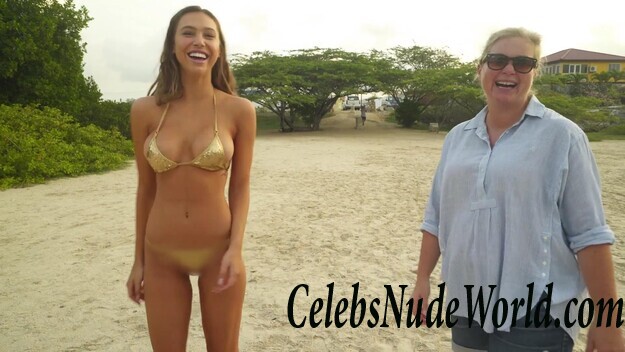 Alexis Ren Sexy 40647