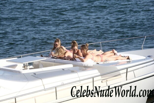 Erika Costell & Amanda Steele Bikini 40740