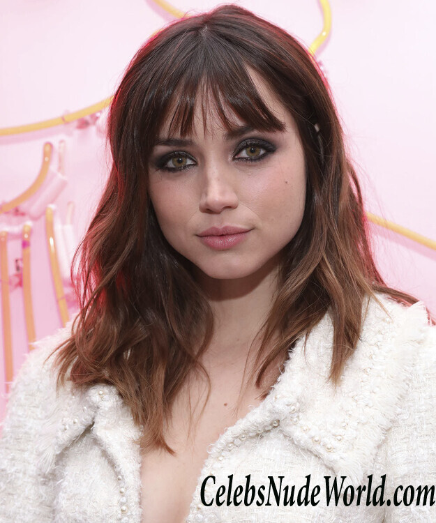 Ana de Armas Sexy 40837
