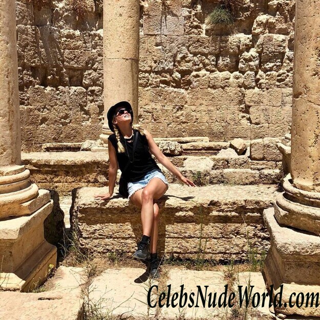 Ana de Armas Sexy 40860