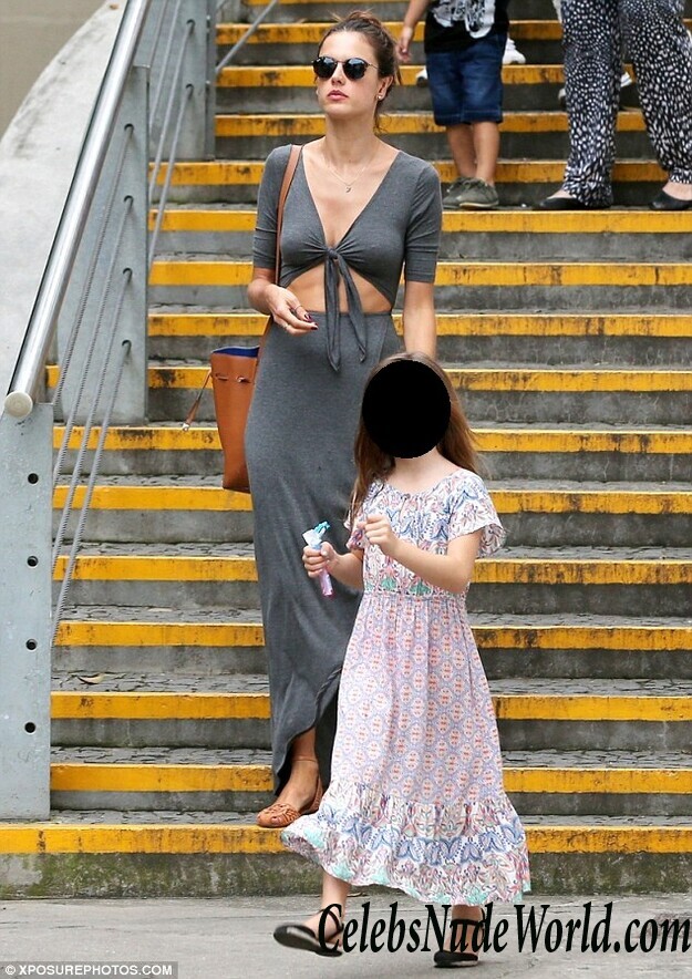 Alessandra Ambrosio see through pics 41099