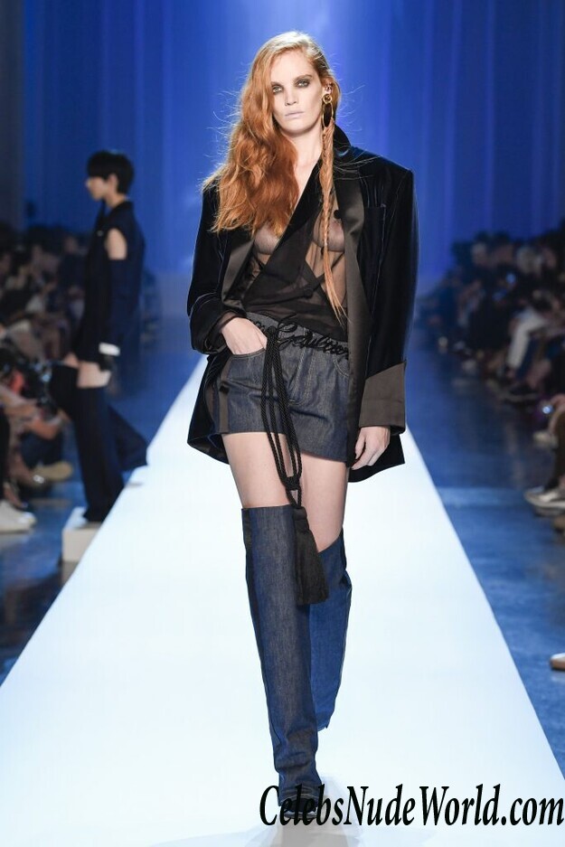 Alexina Graham Sexy 41534