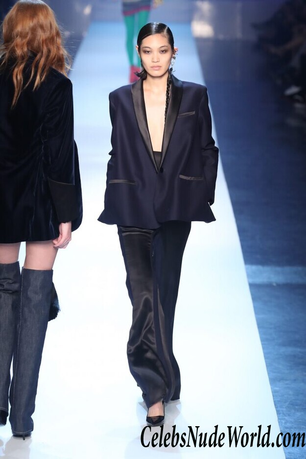 Alexina Graham Sexy 41540