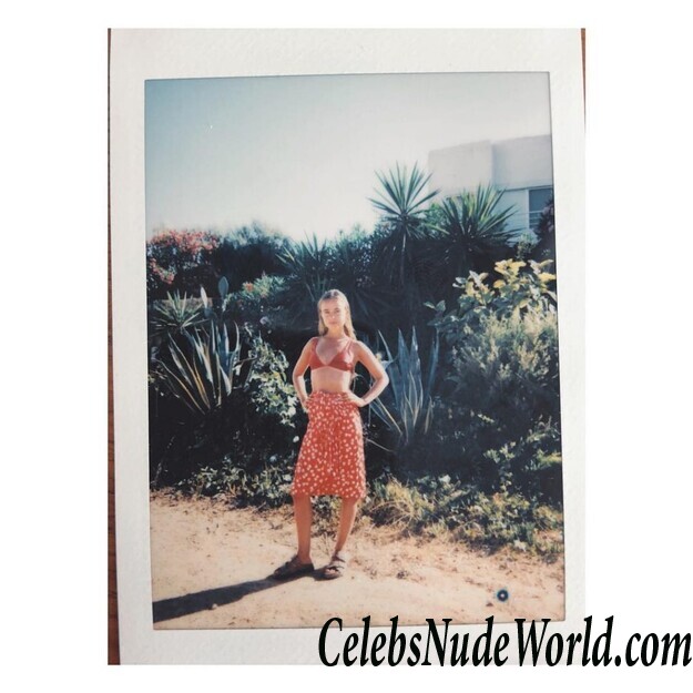 Amelia Windsor Nude 41723