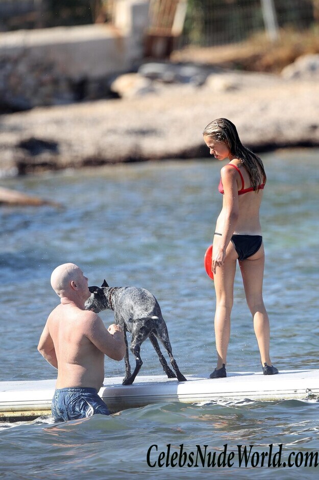 Amelia Windsor Nude 41730