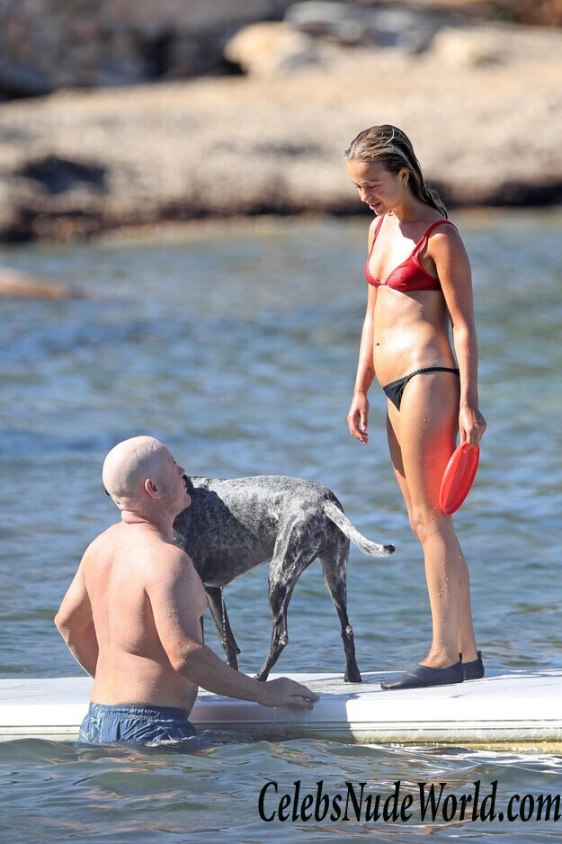 Amelia Windsor Nude 41731