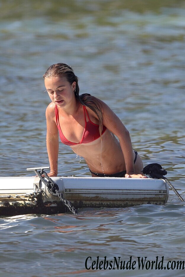 Amelia Windsor Nude 41758