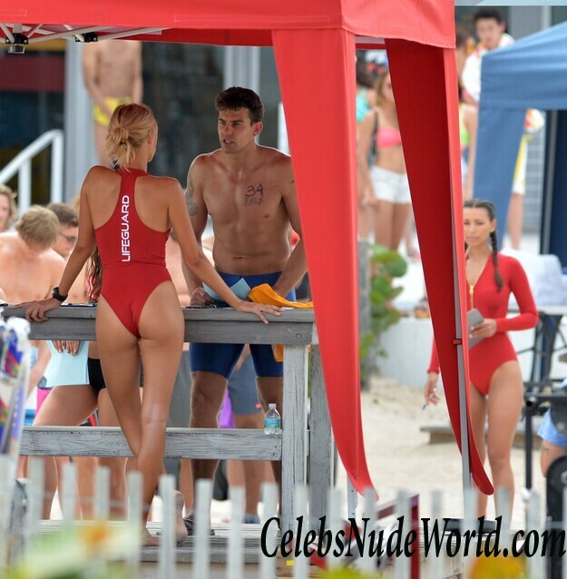 Alexandra Daddario, Ilfenesh Hadera, Kelly Rohrbach In HQ 41831